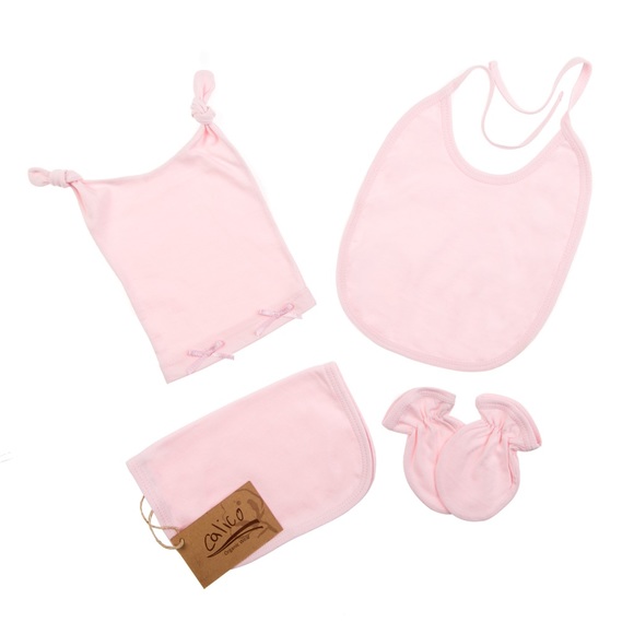 Organic cotton newborn baby girls take me home set - Picture 3 of 4