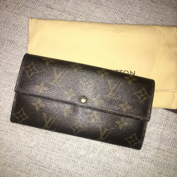 Louis Vuitton Handbags - LOUIS VUITTON SARAH WALLET