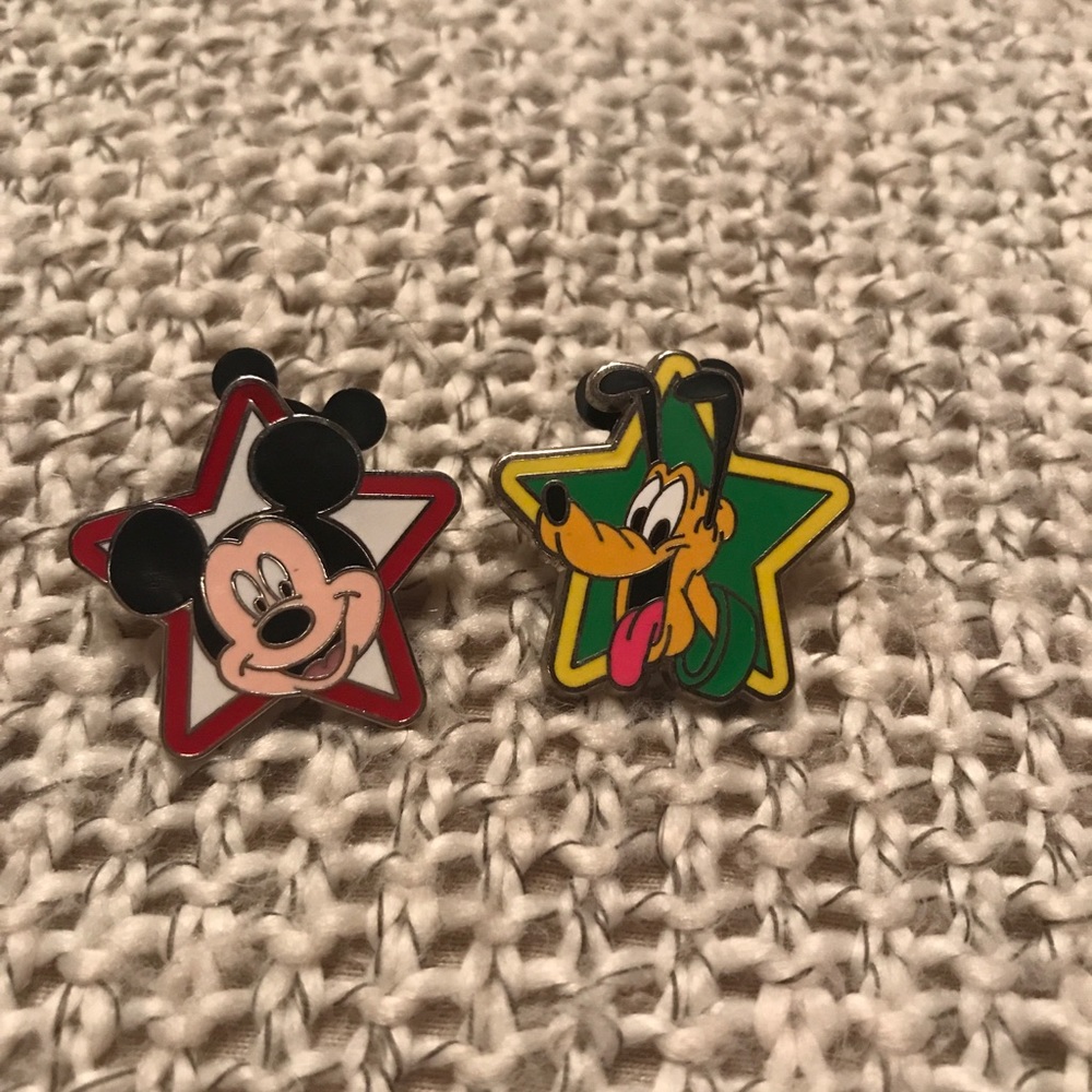 DISNEY PINS!! Bundle of 14