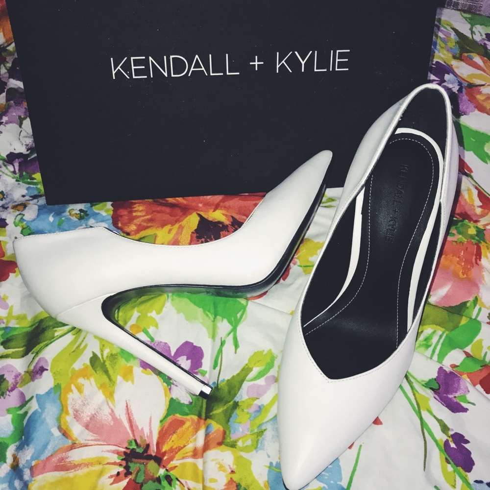 KENDAL AND KYLIE WHITE LEATHER HIGH HEELS