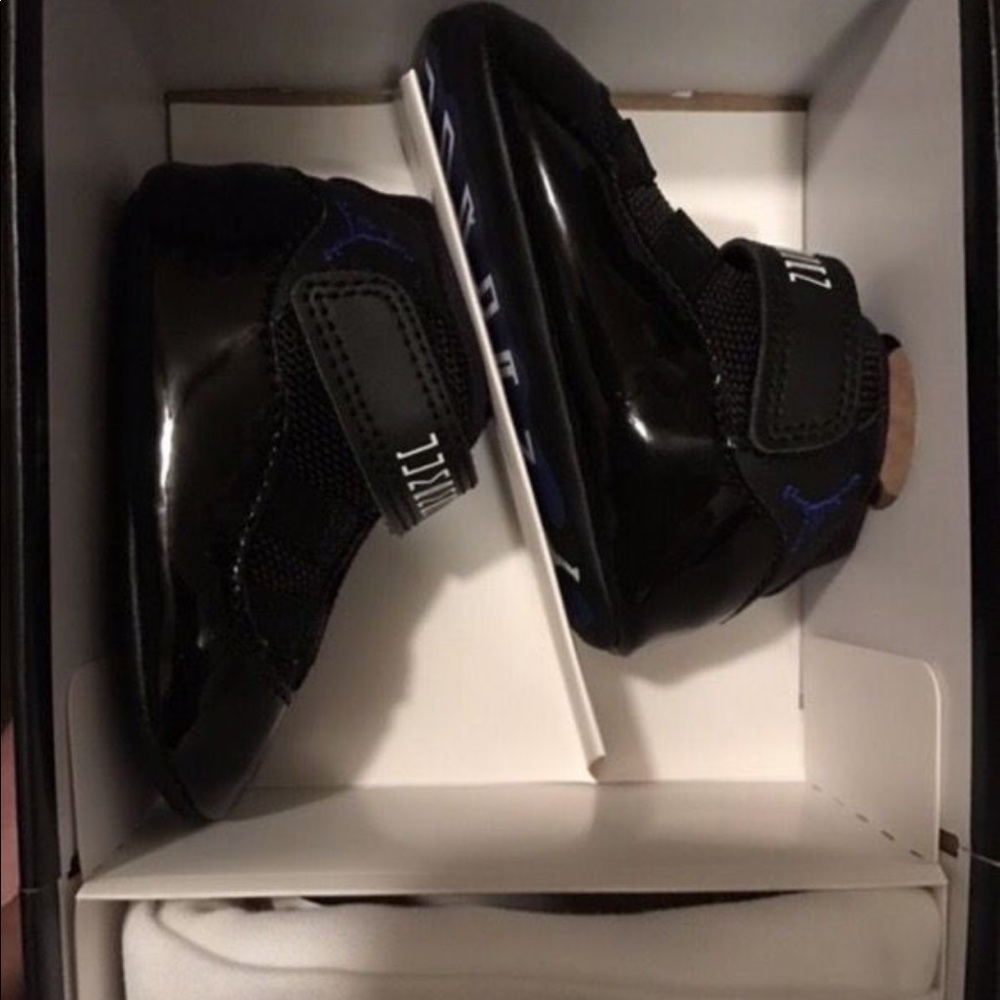 Jordan 11s