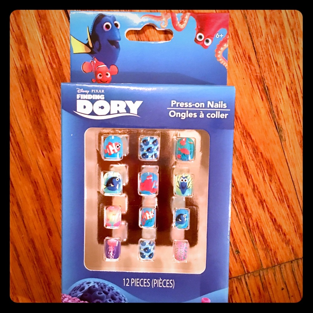 BRAND NEW Little Girl's Dory Nails