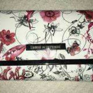 Damsel in defense wallet