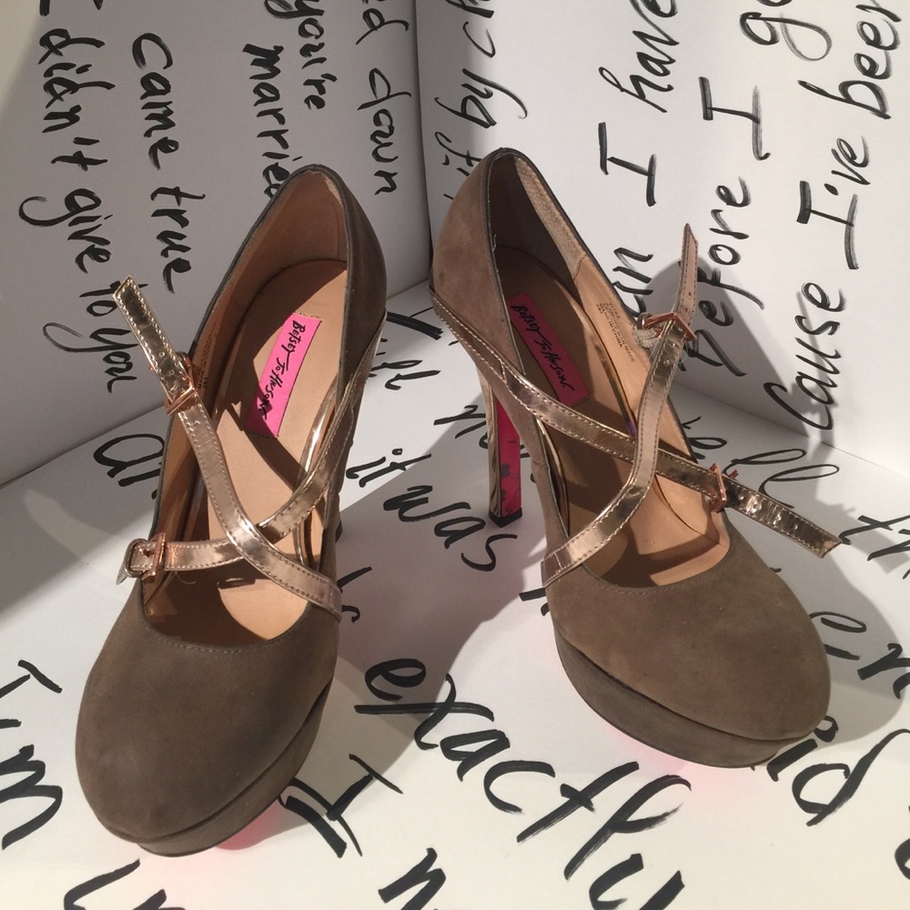 Betsey Johnson Heels Pumps new - Picture 1 of 6