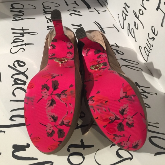 Betsey Johnson Heels Pumps new - Picture 5 of 6