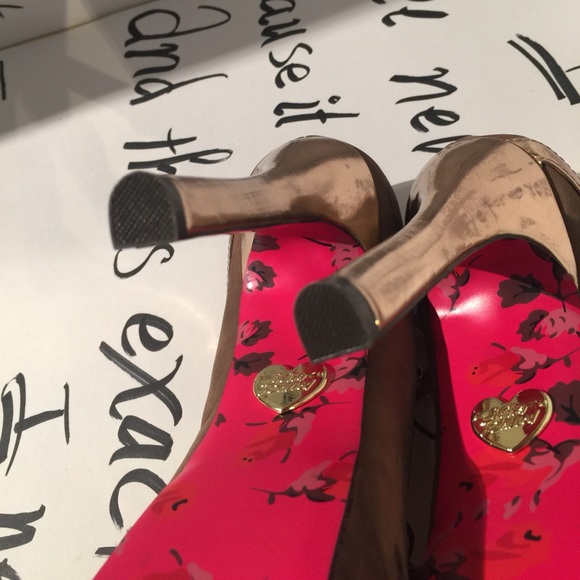 Betsey Johnson Heels Pumps new - Picture 6 of 6