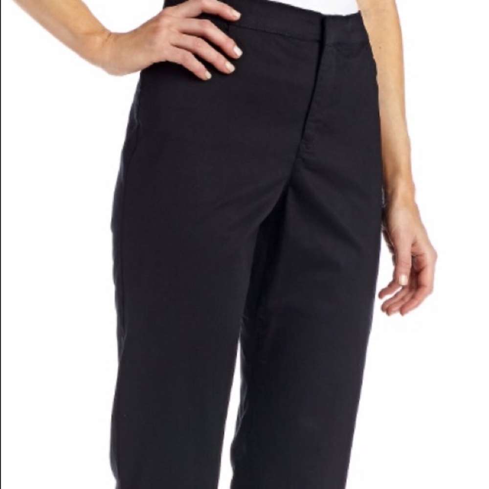 Bandolino Maureen Black Denim Capris NWT Size 18