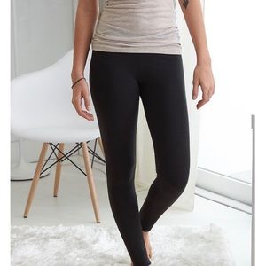 *TAGS ATTACHED* American Eagle black legging