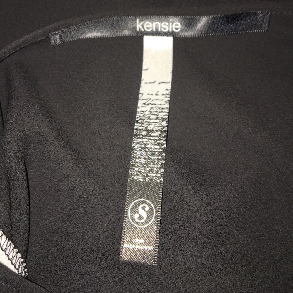 Great top by Kensie with cut out in back - Picture 6 of 7