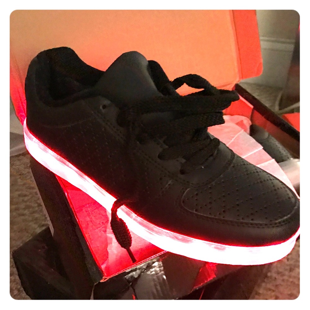 Black or white light up sneakers
