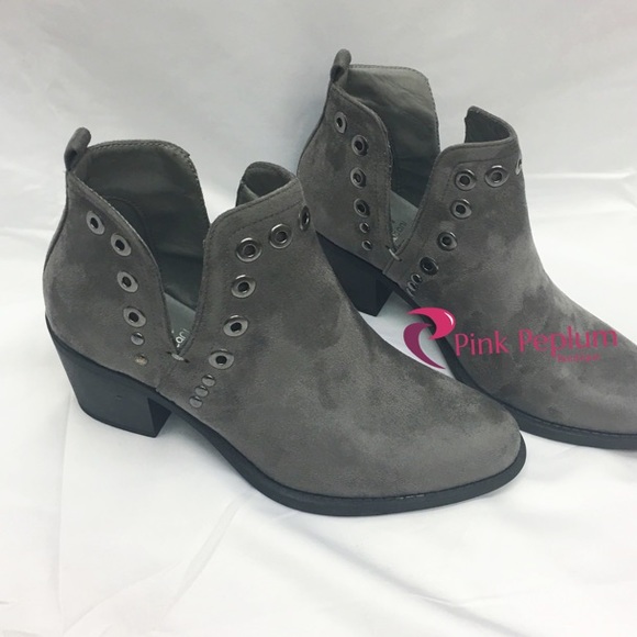 🆕 Grey Side v cut booties - Picture 2 of 4