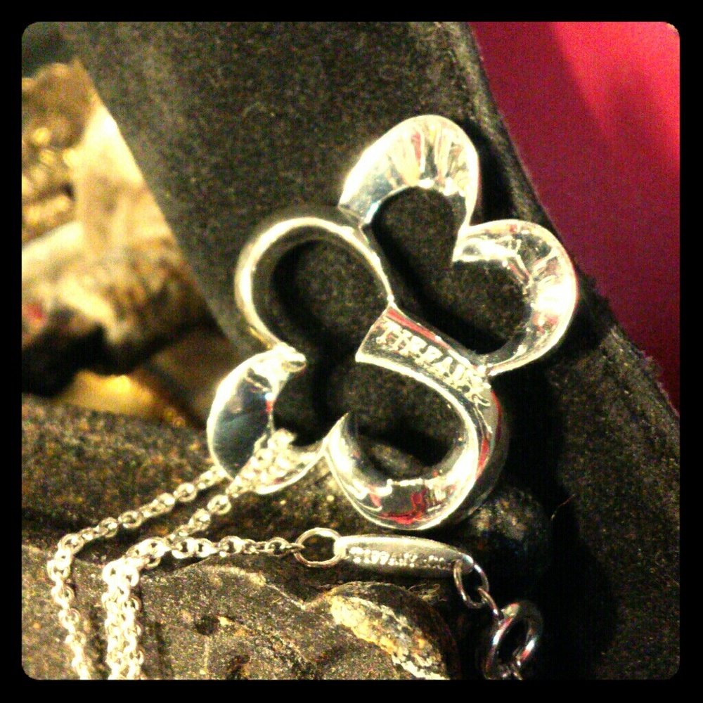 Tiffany & Co. Daisy necklace