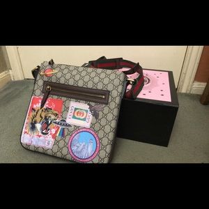 Gucci messenger bag