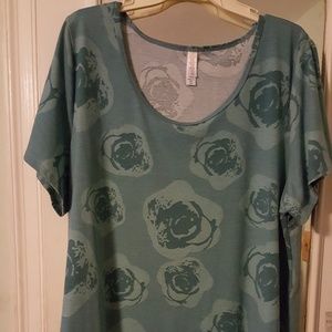 3x LulaRoe Classic Tee