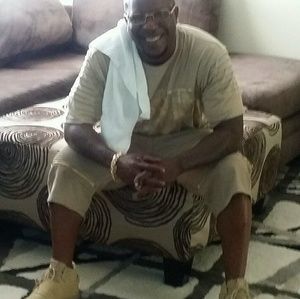 Meet your Posher, Troy