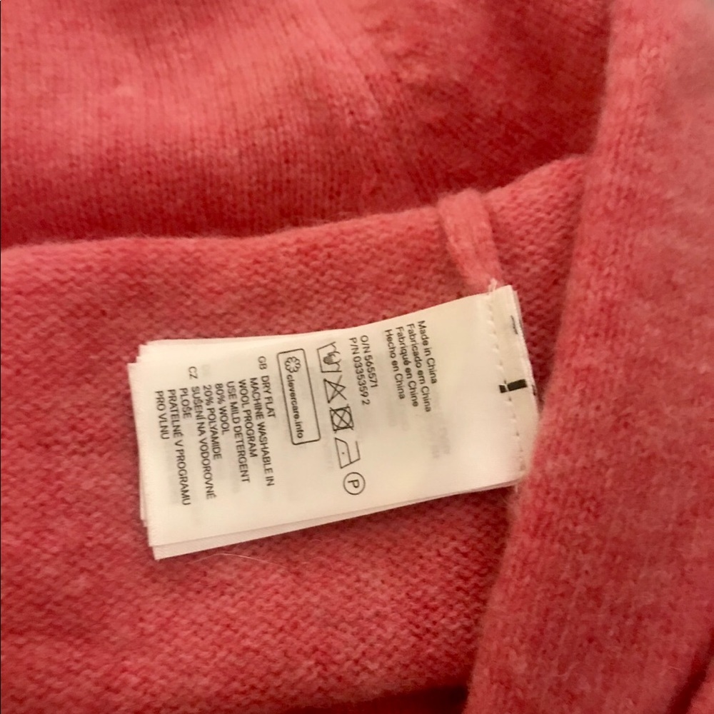H&M Sweater. - Picture 3 of 3