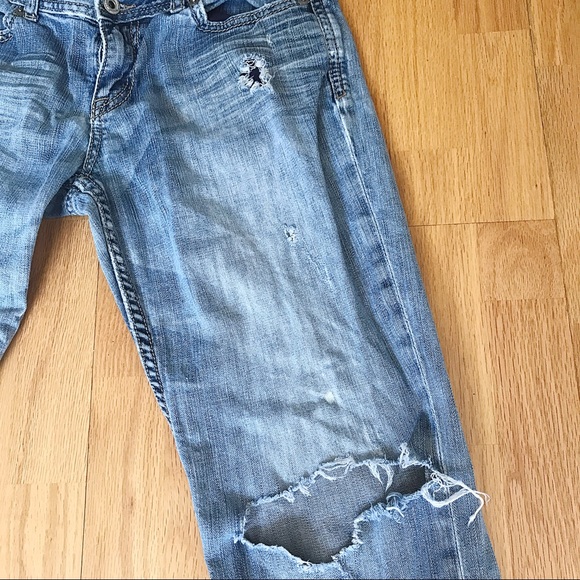 ⭐️Destroyed Boyfriend Jeans⭐️ - Picture 3 of 6