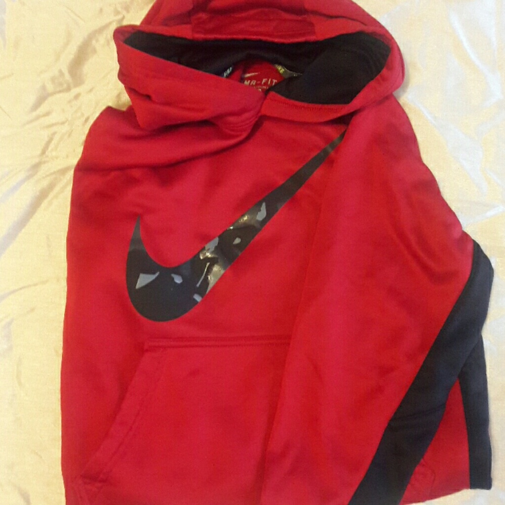 Nike therma-fit sweatshirt