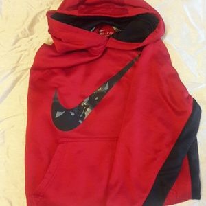 Nike therma-fit sweatshirt