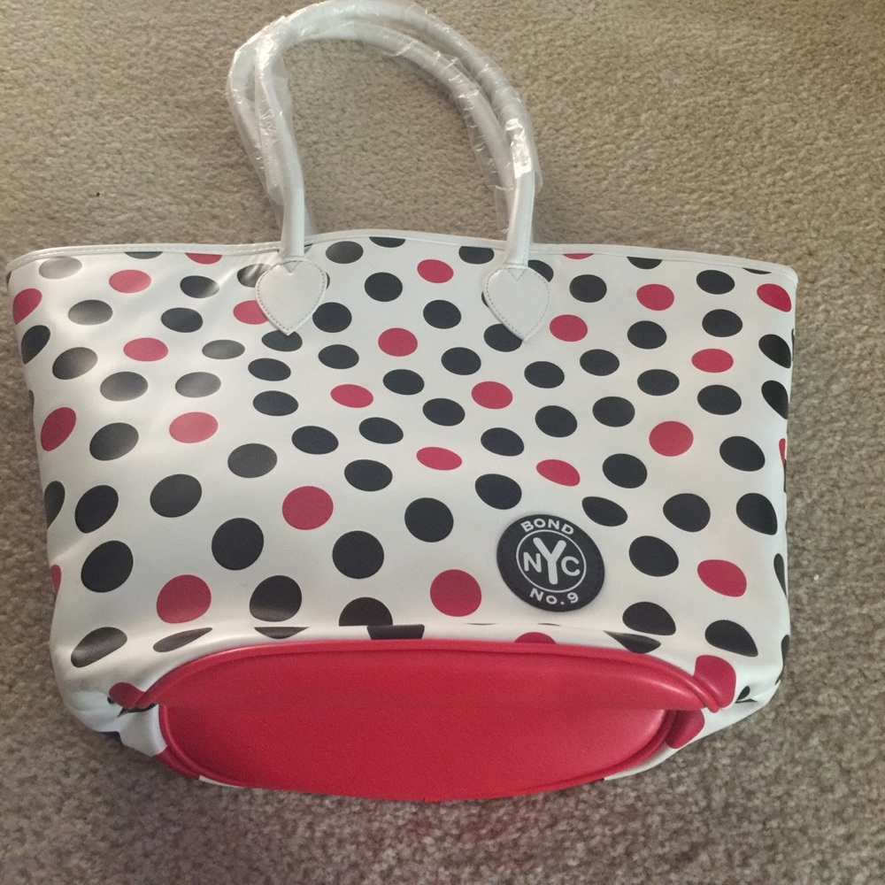 Beautiful travel bag from Bond NYC No9.