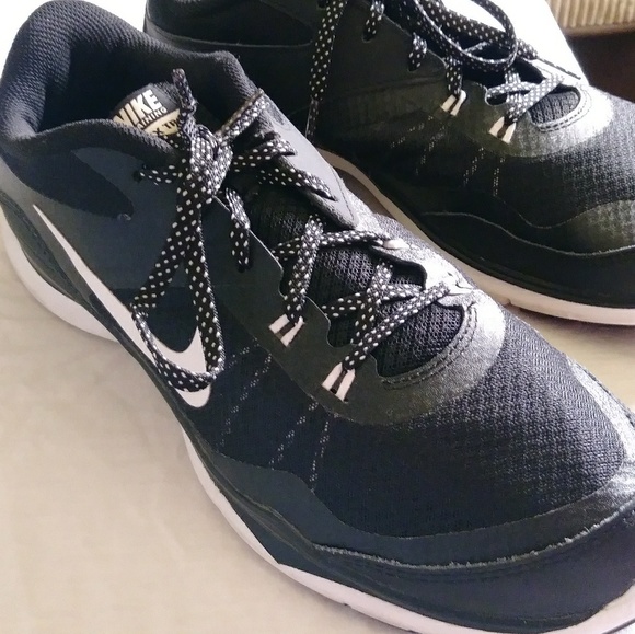 le scarpe nike formazione flex tr 5 donne poshmark le scarpe nike formazione flex tr 5 donne poshmark