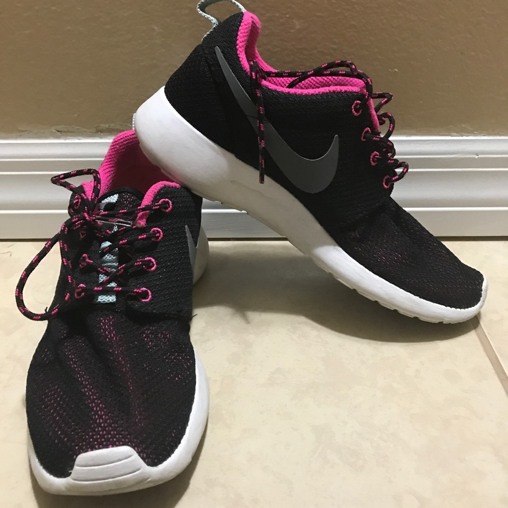 Women Nike Roshe Pink/Black