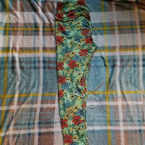 TC Green Floral Lularoe leggings