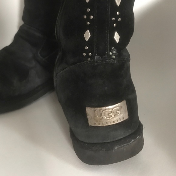UGG Boots - Picture 2 of 2