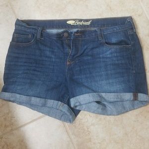 *NWOT* Old Navy boyfriend jean shorts