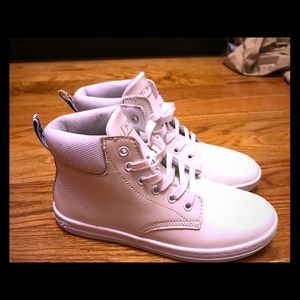 Dr. Martens Maelly Padded Collar Boot