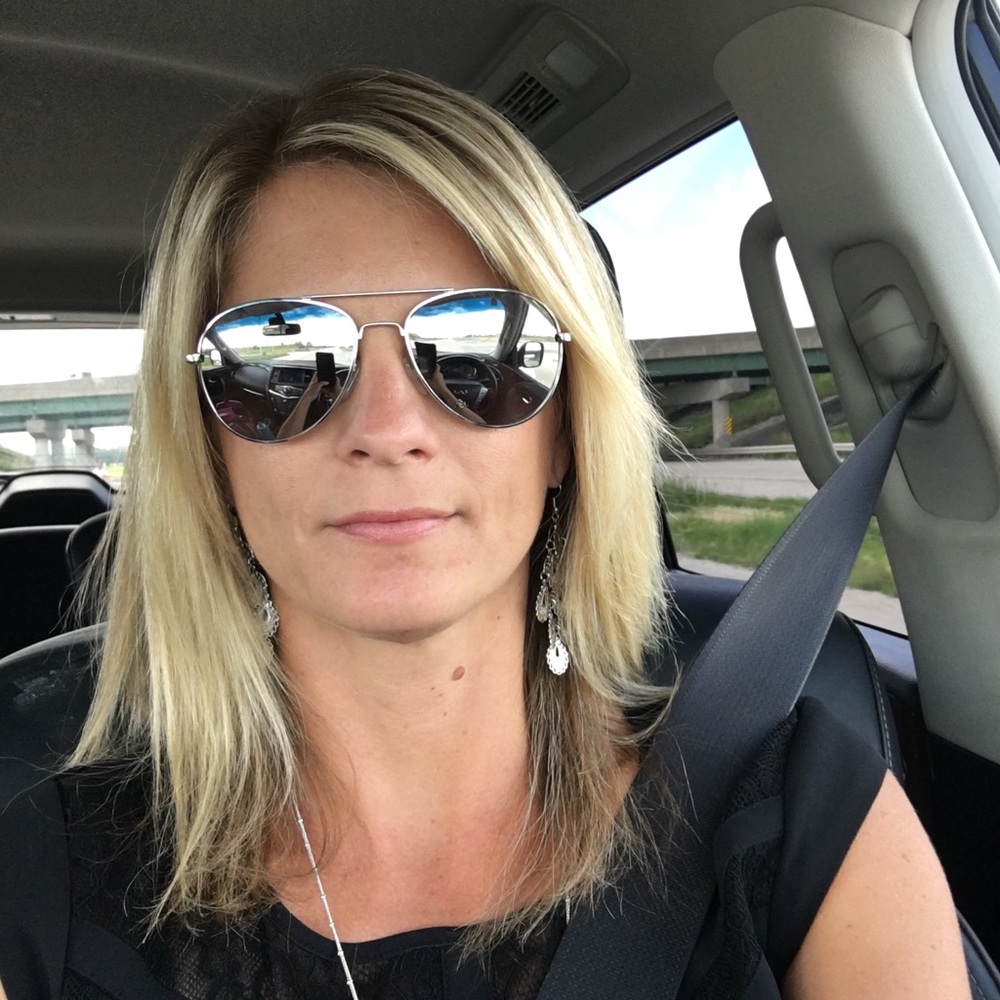 Meet your Posher, Emily