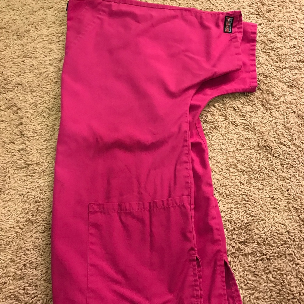 Pink scrub top - Picture 3 of 3