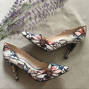 Nine West Floral Print Pumps