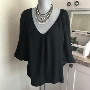 Veronica Maine black top