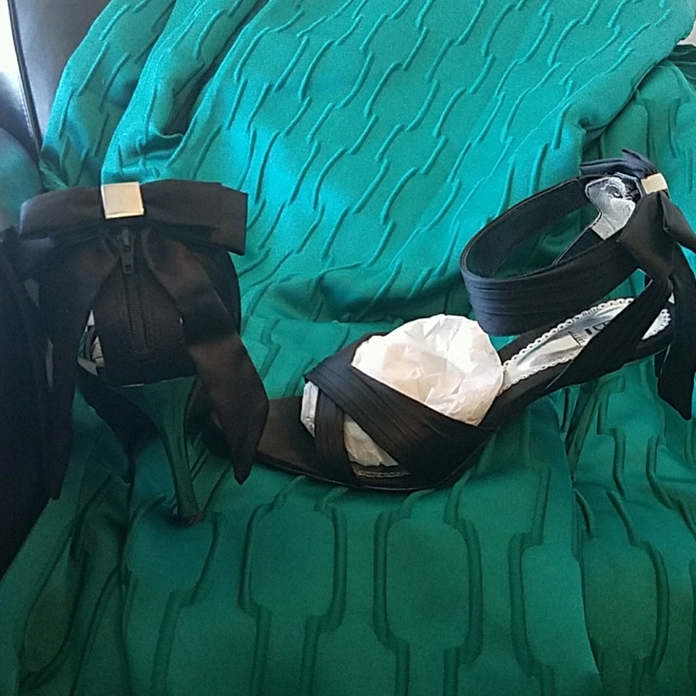 Bakers Duchess Silver Heeled Shoe