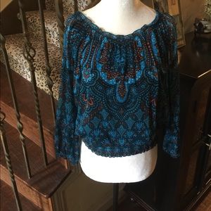 LIKE NEW INC BLOUSE SIZE L. SO COMFY SHEER SLEEVES