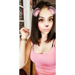 Meet your Posher, Alejandra