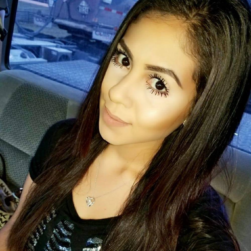 Meet your Posher, Eva