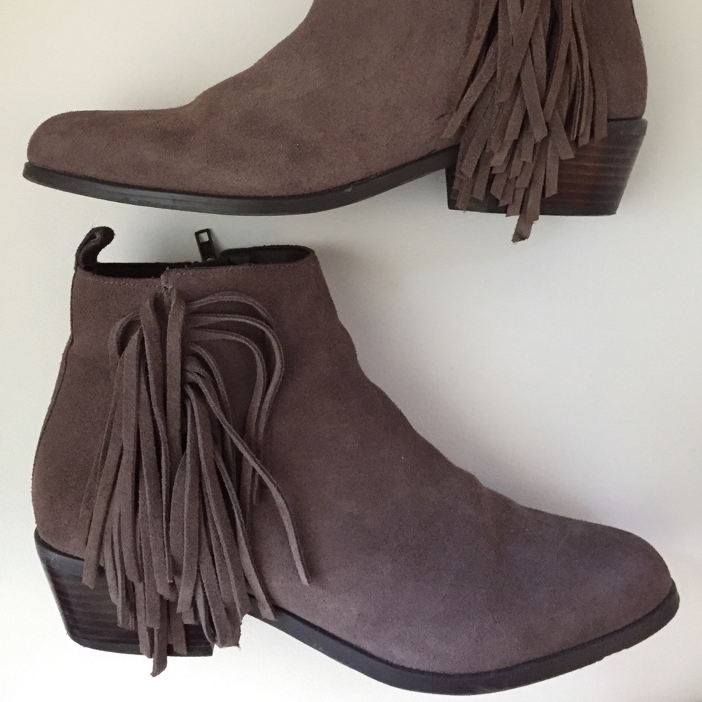 *FESTIVAL TIME* Steve Madden Fringe Booties