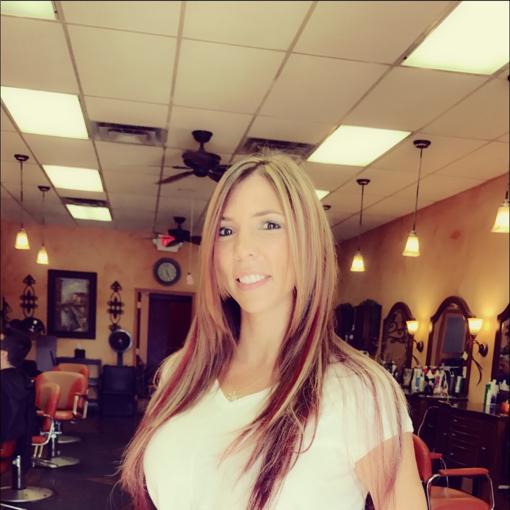 Meet your Posher, Candi