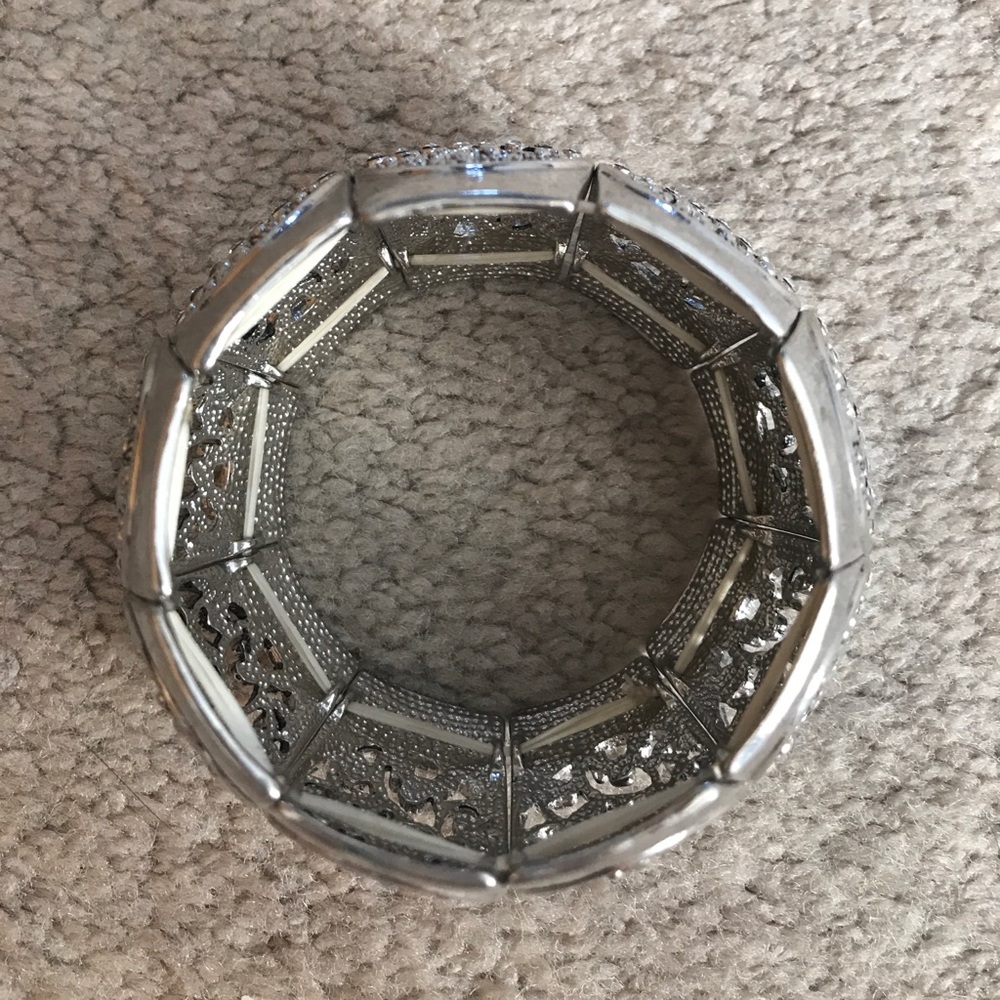 Bracket - Picture 2 of 4