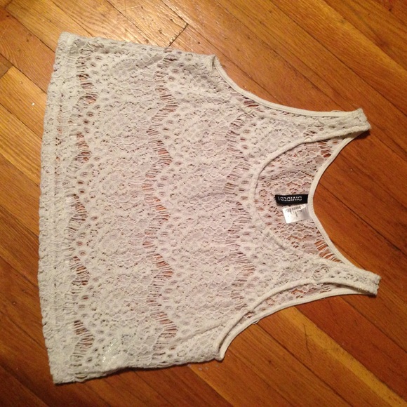 White Crop Top from H&M | DIVIDED - Picture 3 of 3