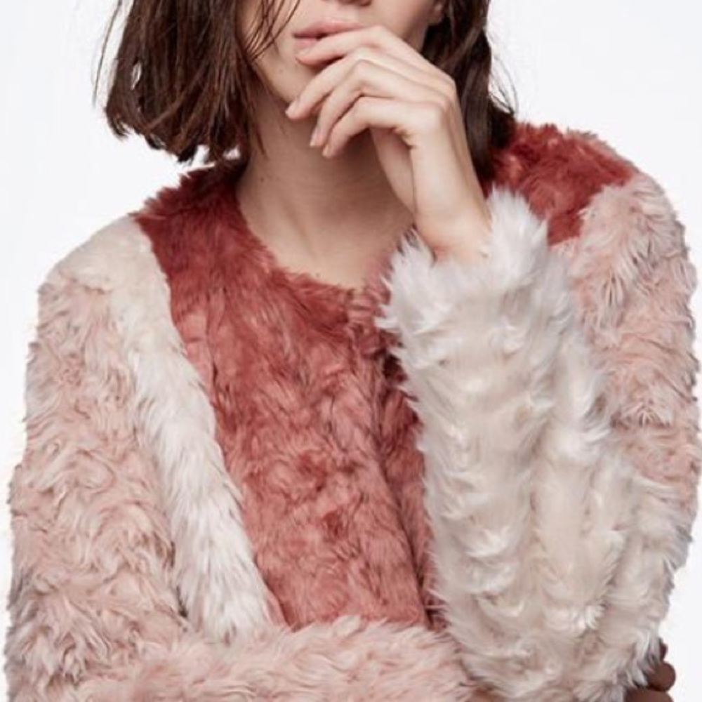 HP Daya by Zendaya Tri Color Pink Faux Fur Coat - Picture 5 of 8
