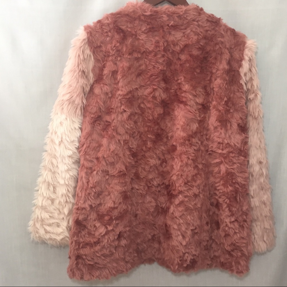 HP Daya by Zendaya Tri Color Pink Faux Fur Coat - Picture 8 of 8