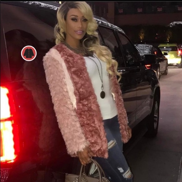 HP Daya by Zendaya Tri Color Pink Faux Fur Coat - Picture 6 of 8