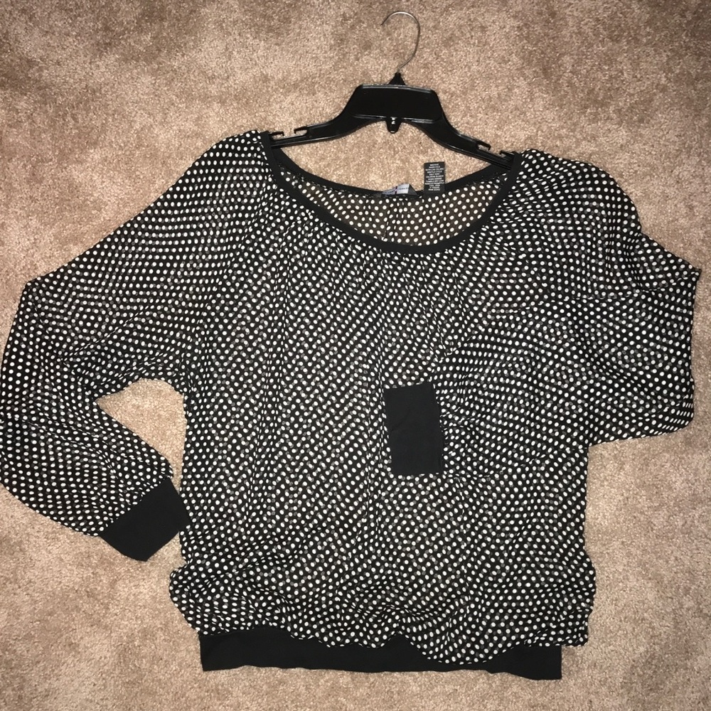 ⚫️⚪️Ladies Sheer Top ⚪️⚫️