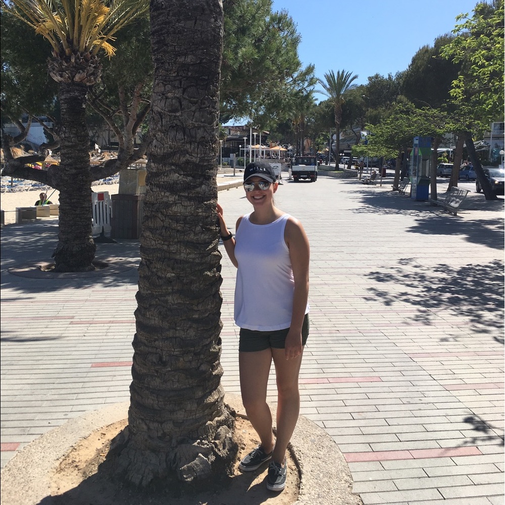 Meet your Posher, Shea