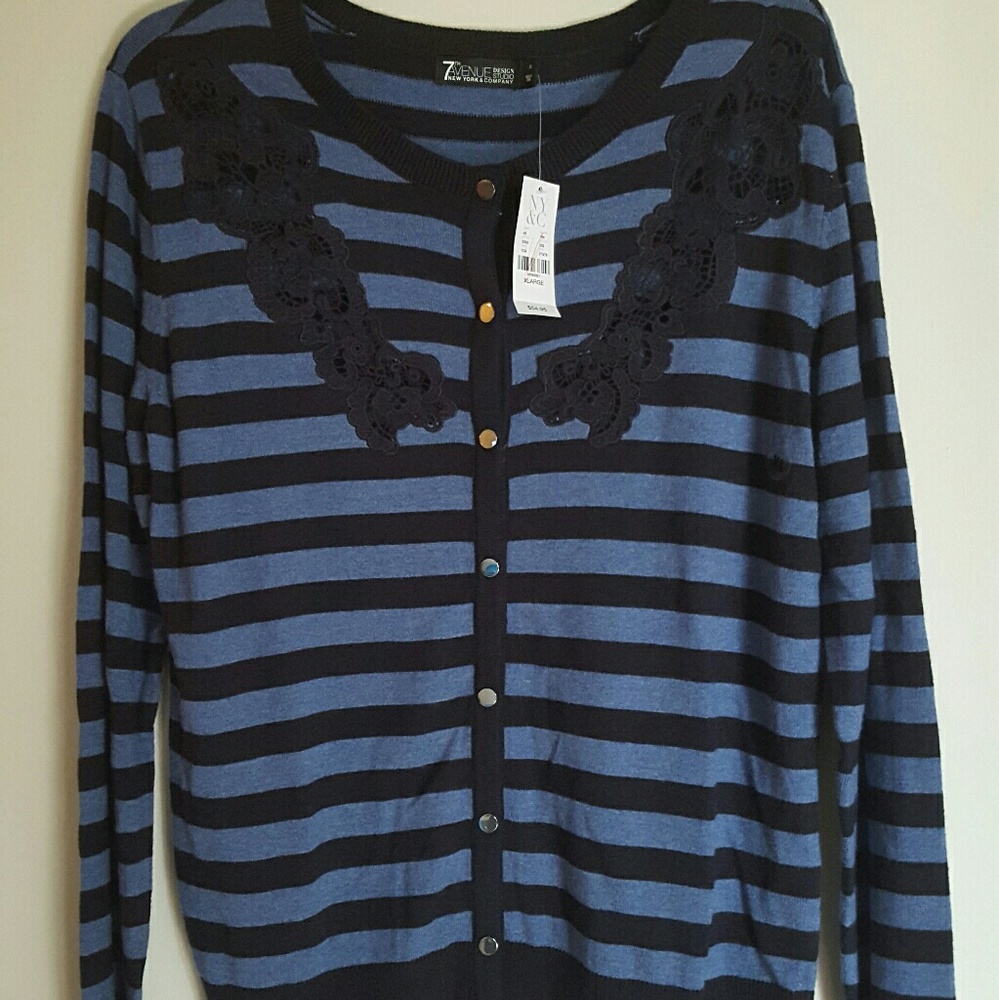 2/30  Women Black Blue stripes V-Neck