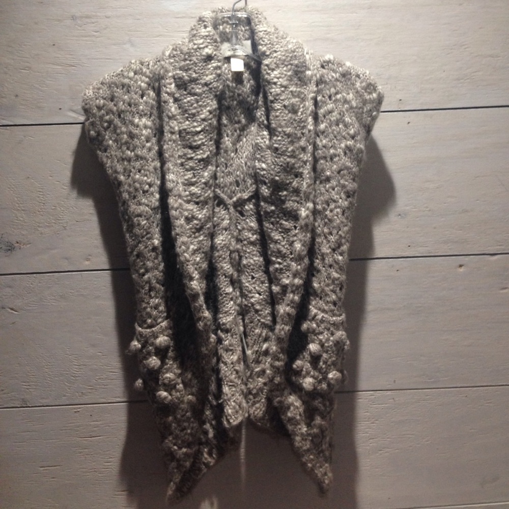 LOFT KNITTED SWEATER VEST