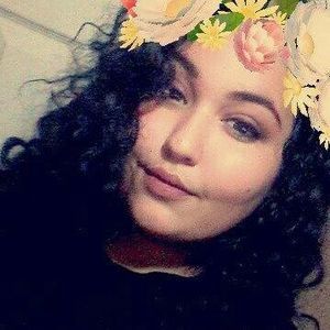 Meet your Posher, Elaina